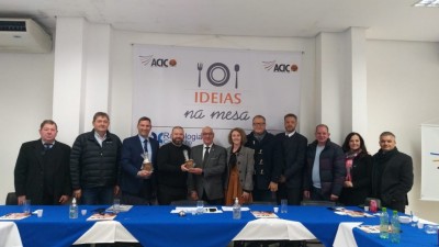 Presidente da OAB RS participa do Ideias na Mesa extraordinário.