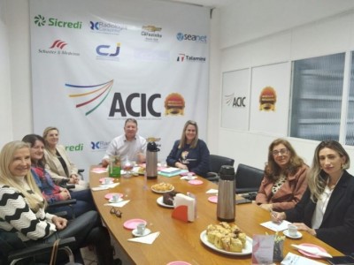 Registro - Presidente da ACIC, Josué de Oliveira Prestes, recebeu na sede da entidade as diretoras integrantes do núcleo de mulheres empreendedoras da ACIC
