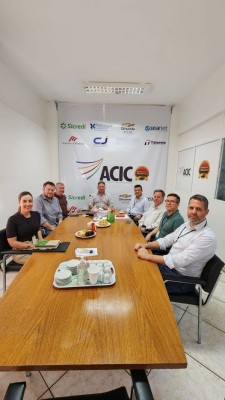Registro - Presidente da ACIC, Josué de Oliveira Prestes, recepcionou na sede da entidade os integrantes do Observatório Social do Brasil em Carazinho