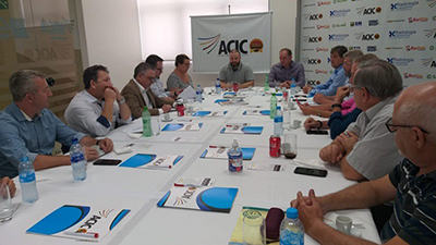 Reunião interna marca o Ideias na Mesa desta semana.