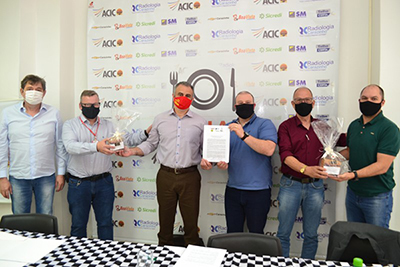 Ideias na mesa foi com os candidatos do Partido dos Trabalhadores