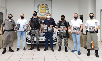 Entrega de novos uniformes para a Brigada Militar de Carazinho