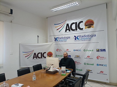 Simone Leite, Conselheira e ex-Presidente da Federasul, participa do Ideias na Mesa da ACIC.