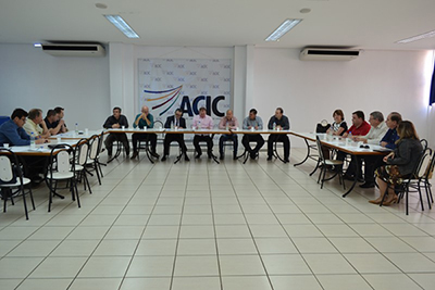 DIRETORIA DA ACIC SE REÚNE COM VEREADORES PARA TRATAR DO TURNO ÚNICO