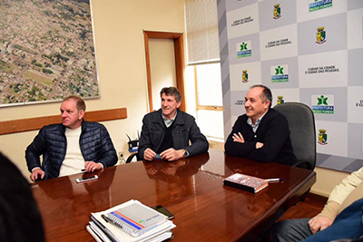ACIC E EXECUTIVO SE REÚNEM COM PREFEITO DE PASSO FUNDO