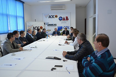 EXECUTIVO, LEGISLATIVO, ENTIDADES E FORÇAS POLICIAIS DISCUTEM A SEGURANÇA PÚBLICA NA CIDADE