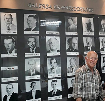 UM DOS ASSOCIADOS MAIS ANTIGOS DA ACIC RECEBE CONVITE PARA A FESTA DOS 100 ANOS