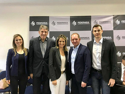 COMITIVA CARAZINHENSE PARTICIPA DE REUNIÃO DA FEDERASUL EM PORTO ALEGRE