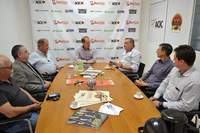"Da porteira pra dentro, estamos batendo um recorde atrás do outro"   Afirmação é do empresário Gilson Trenephol, diretor-presidente da Stara, convidado especial do Ideias na Mesa desta segunda-feira