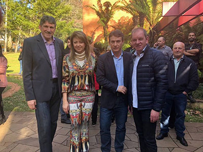 PRESIDENTE DA ACIC PARTICIPA EM PASSO FUNDO DO ATO DA ASSINATURA PARA LIBERAÇÃO DE OBRAS NO AEROPORTO LAURO KURTZ.